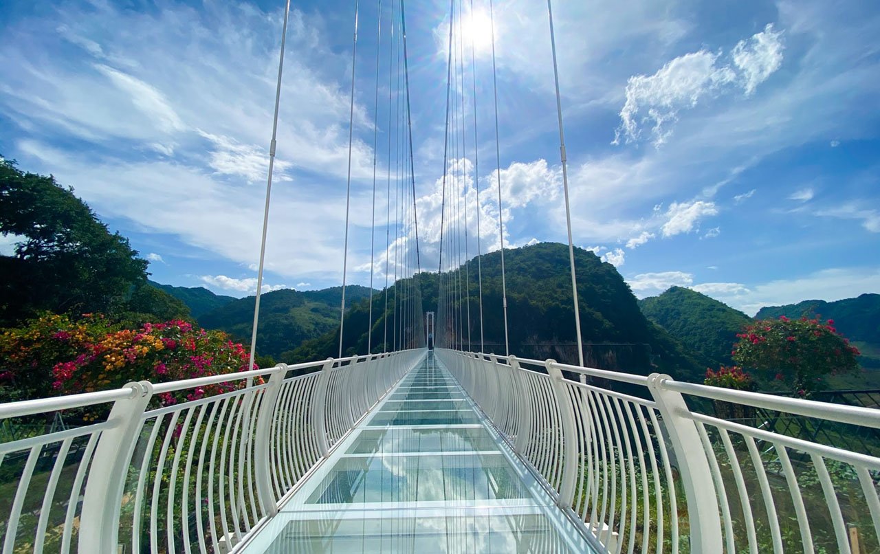 Cầu kính bạch Long Mộc Châu-1